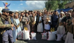 Distributing food baskets to 18,000 families in Bayda