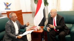 الرهوي يطلّع خلال لقائه وزير الخدمة المدنية على خطة الرقابة على الدوام عقب إجازة العيد