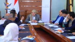 اجتماع بصنعاء يناقش تسهيل إجراءات حصول قطاع إنتاج الملابس على الإعفاءات 