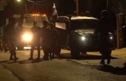 العدو الإسرائيلي يعتقل طفلا فلسطينيا خلال اقتحام قرية النبي صالح