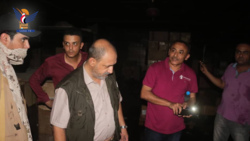 Al-Hamli überprüft den Brandschaden in Drogerien in Al-Hawk, Hodeidah