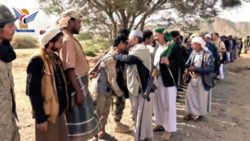 Eine Reihe von Gelehrten und Führern besuchen diejenigen, die an der Südfront in Marib stationiert sind