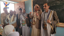 Mehrere Mitglieder des Schura-Rates inspizieren die Sommerkurse in Al-Dscchouf