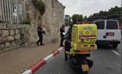 Zionist settlement injured in stabbing attack in Ramle, reports of perpetrator death