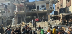 استشهاد سبعة فلسطينيين على الأقل في قصف العدو منزلا وسط رفح