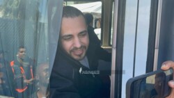 غزة:وصول عشرة أسرى مفرج عنهم من سجون العدو لمستشفى شهداء الأقصى