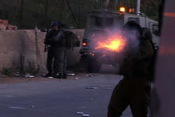 استشهاد طفل فلسطيني برصاص قوات العدو الصهيوني شرق قلقيلية
