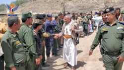 قيادة وزارة الخدمة المدنية تقدّم قافلة عيدية للمرابطين في الضالع