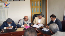 Minister für Technische Bildung erörtert Ausbildung von 1440 Teilnehmer aus der ärmsten Schicht in Sana'a