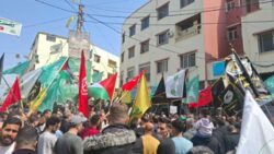 مظاهرات حاشدة تشهدها المخيمات الفلسطينية في لبنان نصرة لغزة ورفضا لمجازر العدو