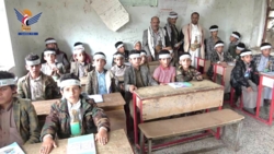 وكيل محافظة صنعاء يتفقد الدورات الصيفية بمدرسة الإمام الحسين بهمدان
