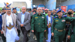 Al-Houthi und Jomaan eröffnen die Arbeit an einer Reihe von Projekten in der Zivilschutzbehörde