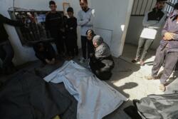 استشهاد فلسطينيين في قصف للعدو الإسرائيلي خيمة شمال غرب خان يونس
