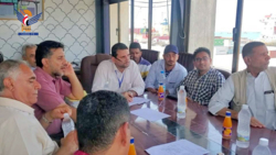 Diskussion des Mechanismus zur Überwindung der Verfahren zur Überprüfung und Inspektion von Containern im Hafen von Hodeidah