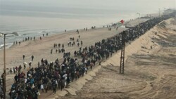 الدفاع المدني بغزة: العائدون الفلسطينيون لا يجدون مياه ولا مأوى ولا وقود