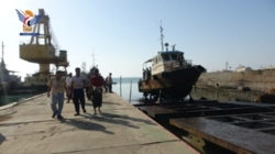 Beginn der Wartung des Lotsenbootes im Hafen von Hodeidah