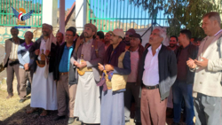 قيادة هيئة مستشفى 26 سبتمبر في صنعاء تزور روضة الشهداء