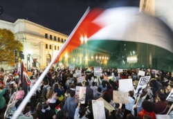 Hundreds demonstrate in Argentina in support of Palestinian people & condemn genocide in Gaza
