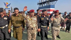 وزير الدفاع يؤكد أن البحر الأحمر محرم على سفن الكيان الصهيوني
