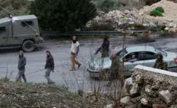 مستوطنون يهاجمون مركبات المواطنين الفلسطينيين بنابلس