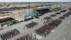 ساحة الصماد في الحديدة تشهد عرضا عسكريا مهيبا بذكرى يوم الصمود الوطني
