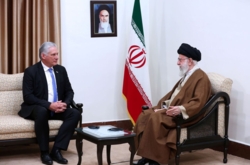 السيد خامنئي: ينبغي تشكيل تحالف دولي ضد الغطرسة الأمريكية