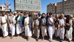 Mohammad Ali Al-Houthi überwacht den Abschluss eines Mordfalls zwischen Anas und Mifa'a Ans in Dhamar