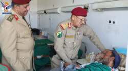 Assistant Defense Minister visits wounded at Sana'a Military Hospital, Heart Center on Eid