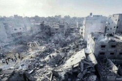 Tens martyred, injured in Israeli airstrikes on Gaza