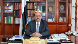Al-Aidaroos ofrece sus condolencias al miembro del Consejo Consultivo Abdul-Wasi Al-Barakani por la muerte de su hijo