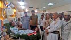 Ein Team des Gesundheitsministeriums und der Zakat-Behörde prüft die Bedürfnisse des Dialysezentrums in Zabid