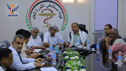 مناقشة تدخلات الصليب الأحمر في هيئة مستشفى الثورة والقطاع الزراعي بالحديدة