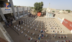 توزيع أكثر من 600 سلة غذائية للفقراء بمديريتي اللحية والزهرة بالحديدة