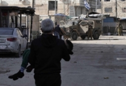 سه فلسطینی در درگیری با دشمن در بیتا در جنوب نابلس بر اثر اصابت گلوله مجروح شدند