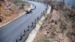 Marsch von Absolventen der offenen Kurse „Al-Aqsa-Flut“ in Malhan und Jabal Al Mahwit