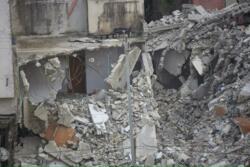 العدو الصهيوني يجبر فلسطينيين على إخلاء منازلهم في مخيم نور شمس 