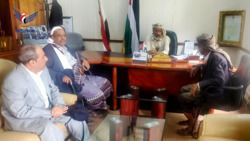 نائب وزير الإدارة والتنمية المحلية يلتقي محافظي حضرموت والمهرة
