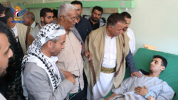 وزير الشؤون الاجتماعية يطلع على أوضاع جرحى العدوان الأمريكي على سوق 