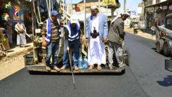 تدشين أعمال سفلتة وترميم شارع 16 في بني مطر بمحافظة صنعاء