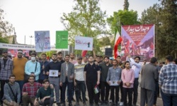 تجمع طلابي حاشد في جامعات شيراز الإيرانية دعماً للطلاب الأمريكيين
