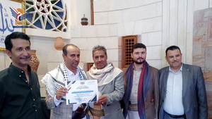 وزير الثقافة والسياحة يكرم مسؤول القطاع الثقافي بمحافظة ذمار